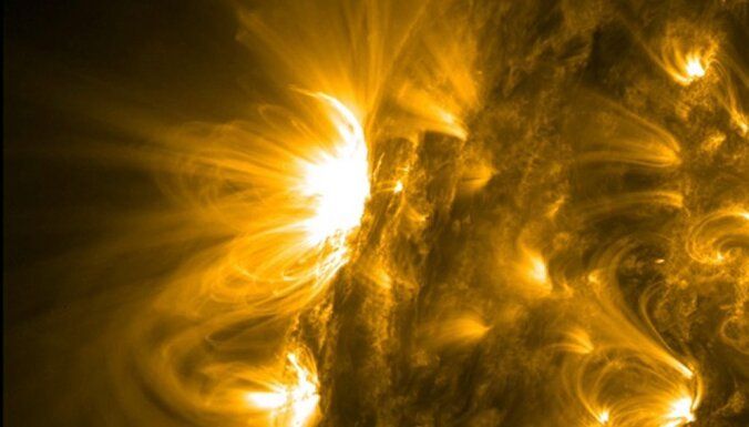 Foto: Aktīvs reģions uz Saules virsmas 2013. gadā. Attēls: NASA Solar Dynamics Observatory