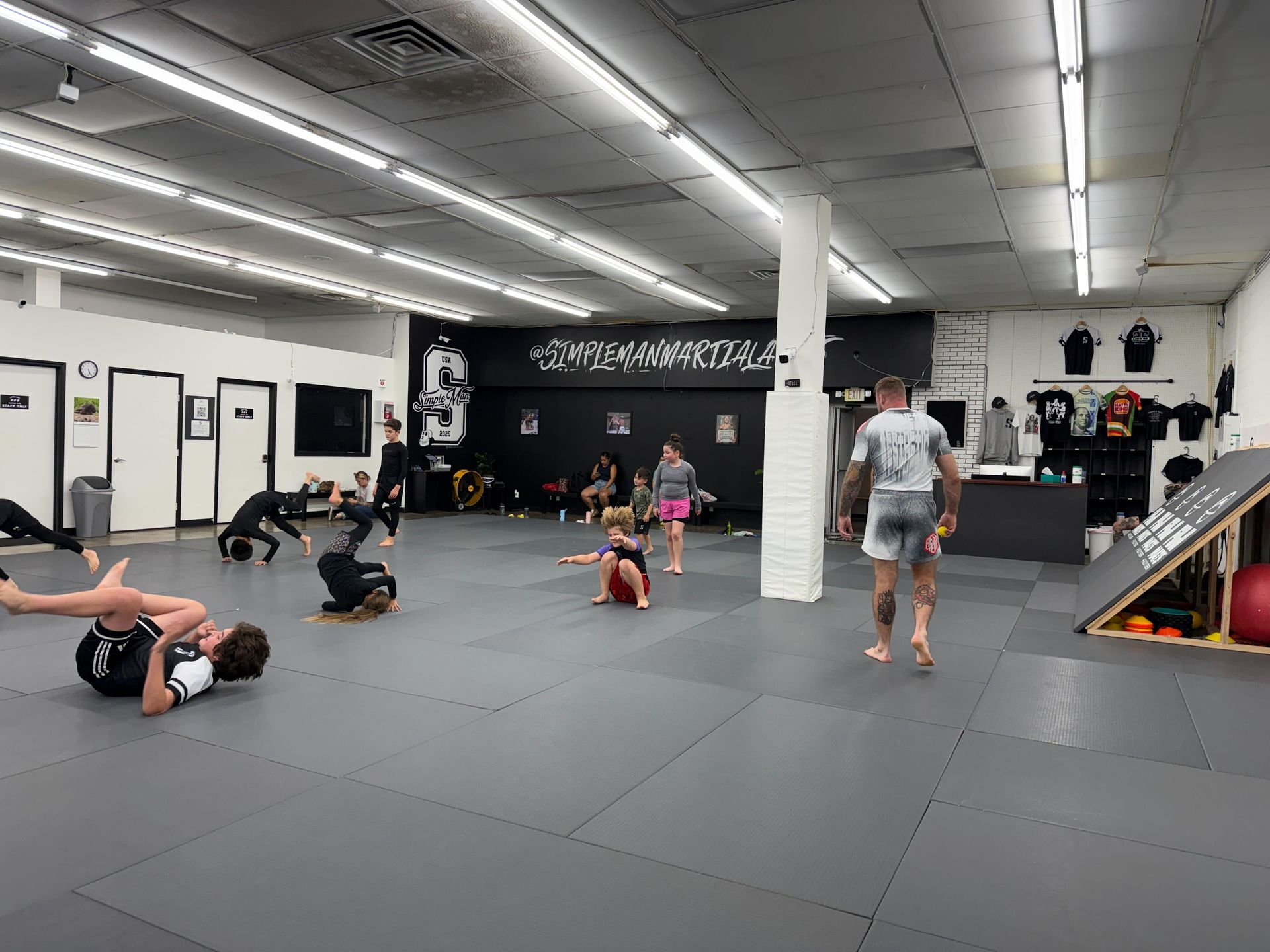 Students practice no-gi grappling at Simple Man Martial Arts in Austin, TX.