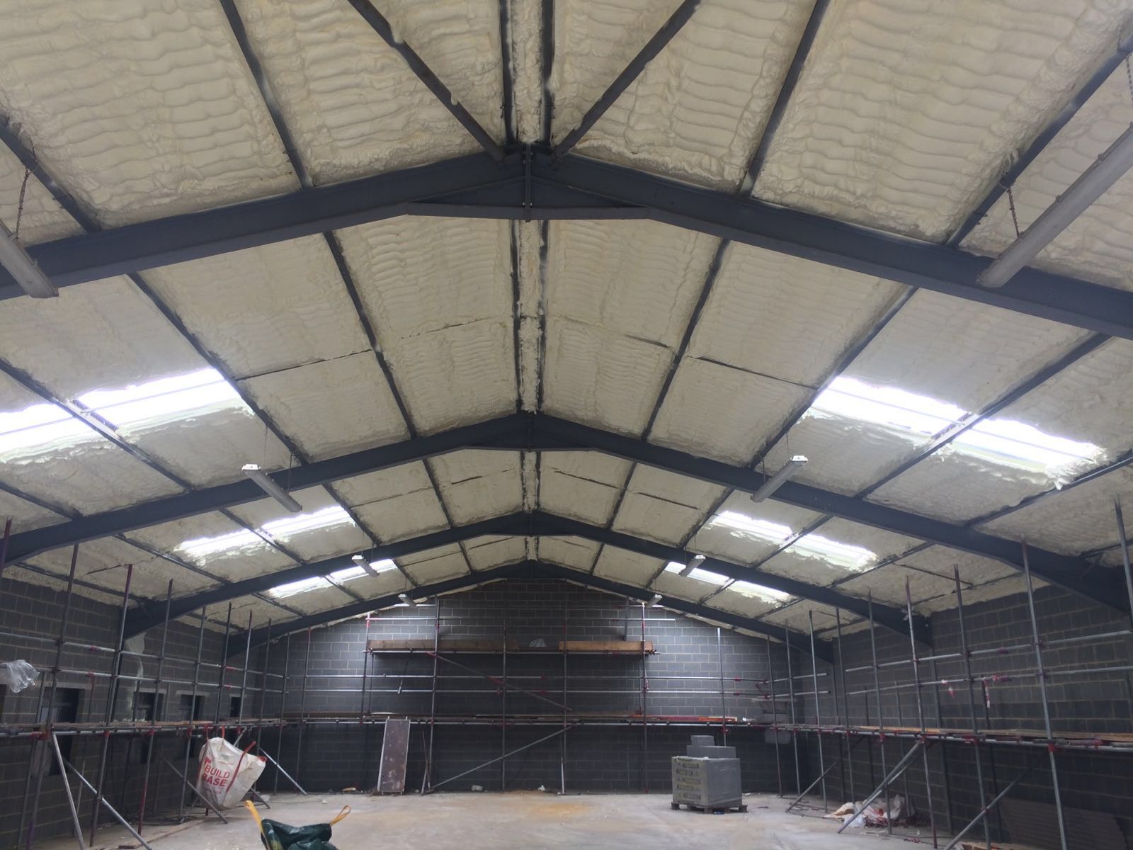 bedrijfshal isoleren