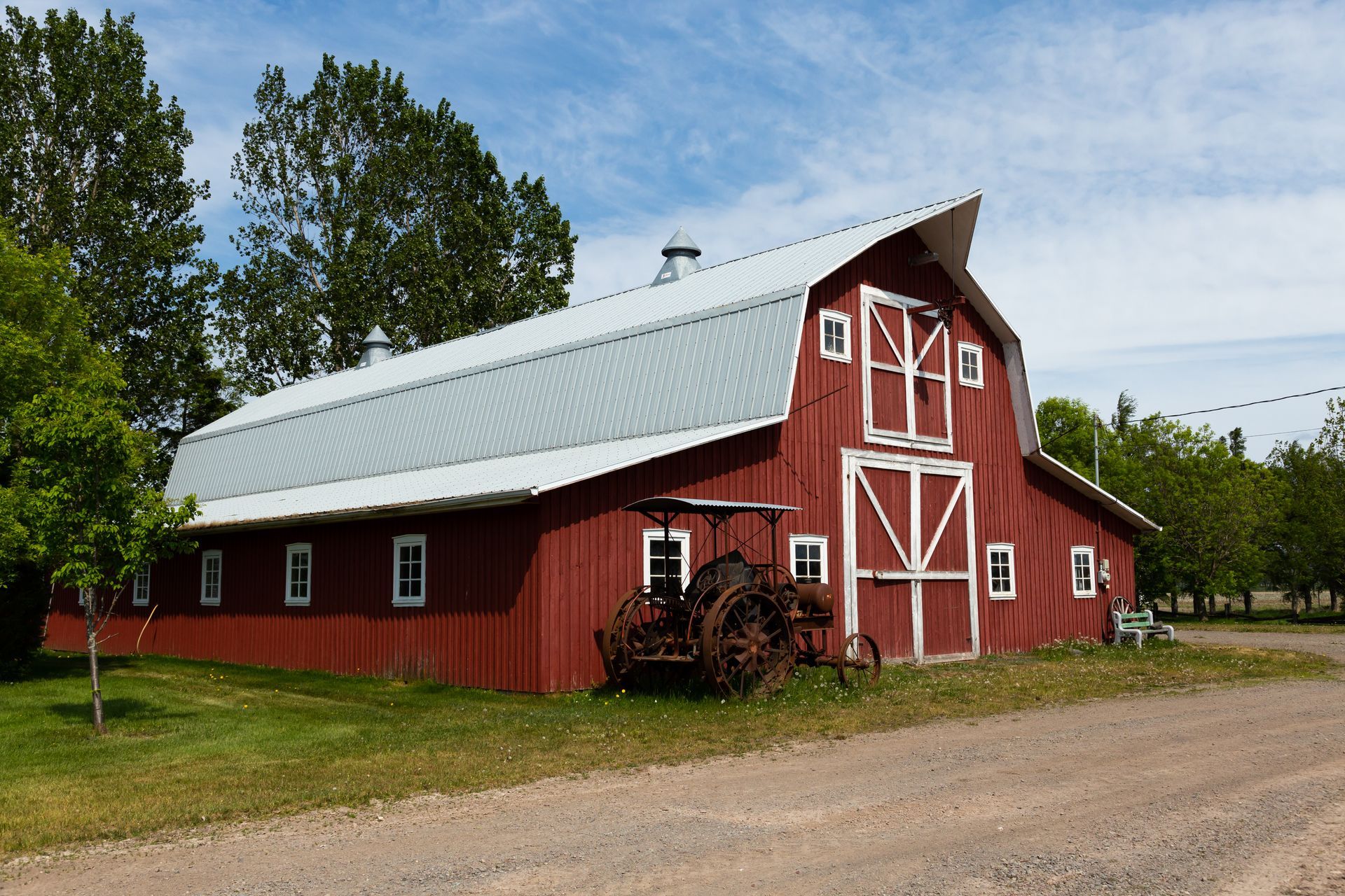 Metal barn surface painting in Hartford County, reducing rust and refreshing exterior panels with long-lasting protection.
