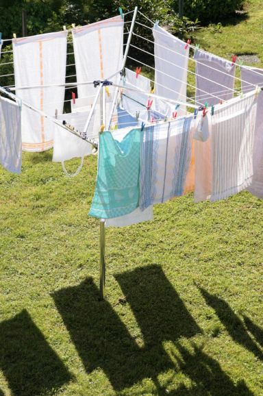 South Coast Clothes Lines in Gerringong are here to help with buying clothes hoists!