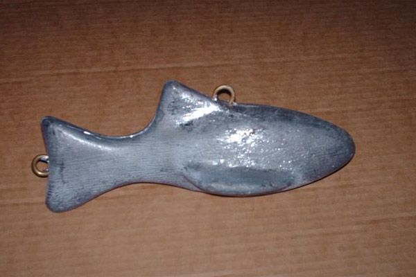 Fish shape down rigger