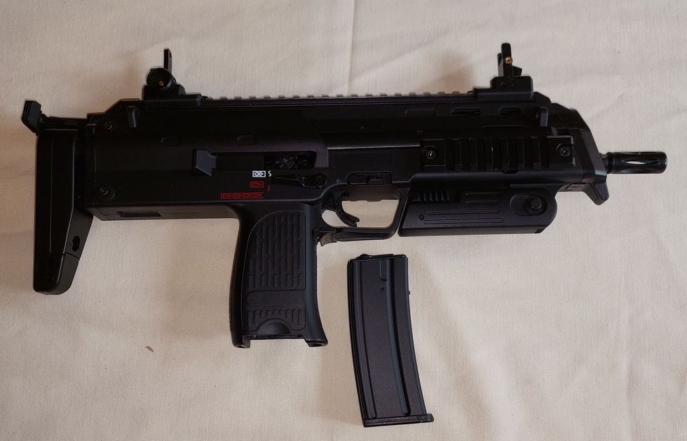 MP 7 Mini Machine Gun 9mm