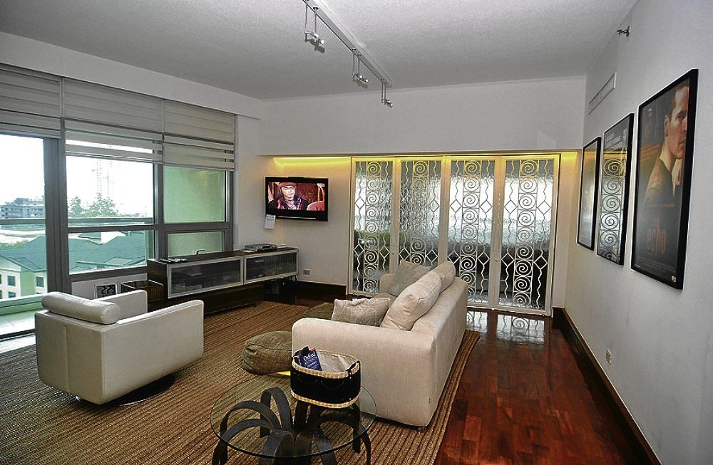 Cabalen president Maritel Nievera with architect Popi Laudico at Cabalen Robinson's Place.