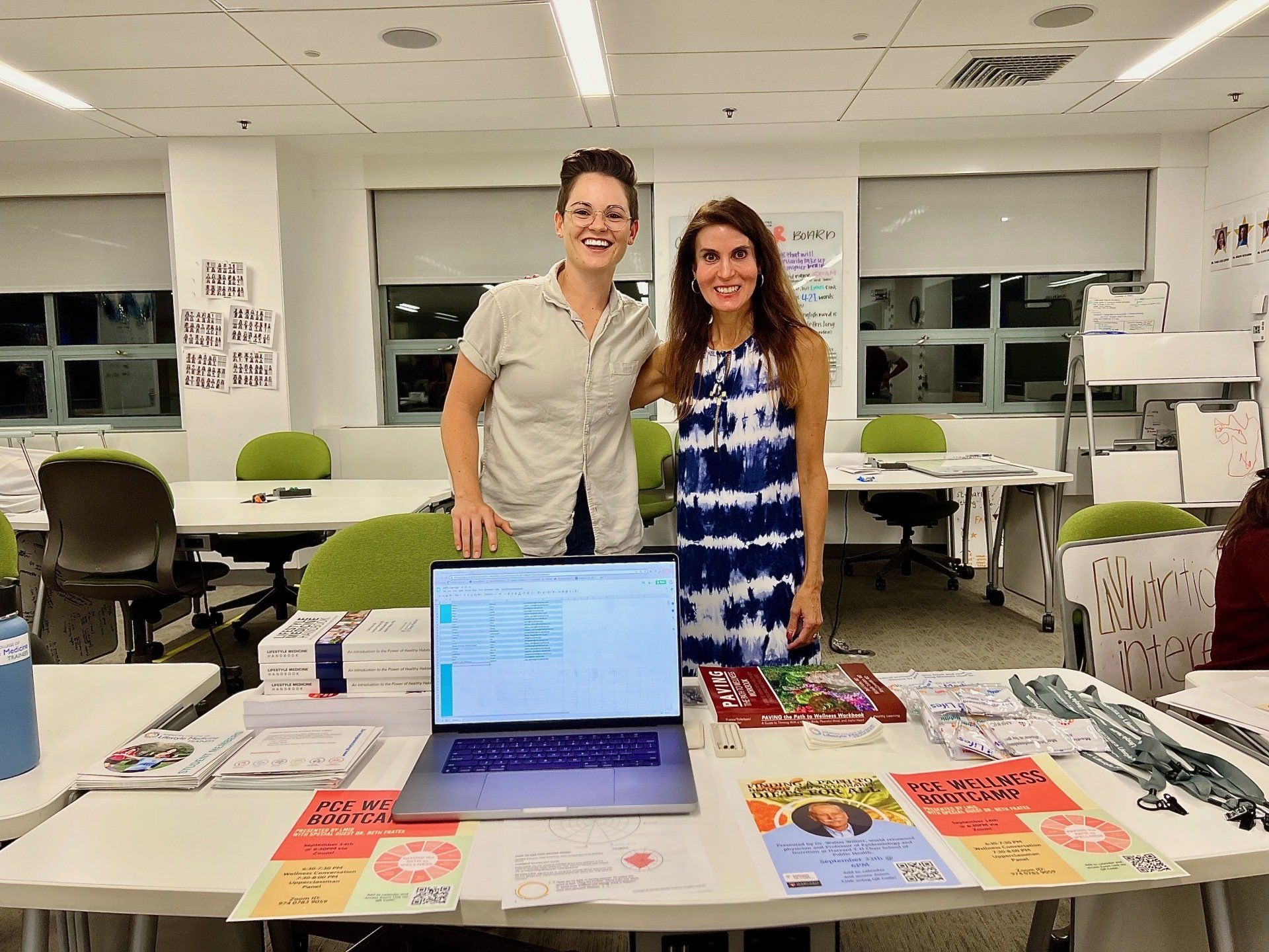 Dr. Frates and the 2022-2023 Lifestyle Medicine Interest Group (LMIG) President, Alexis Smith, Harvard Medical Student in her 4th year, at the Harvard Medical School Student Fair where a record number of students signed up the the LMIG--almost half the class!