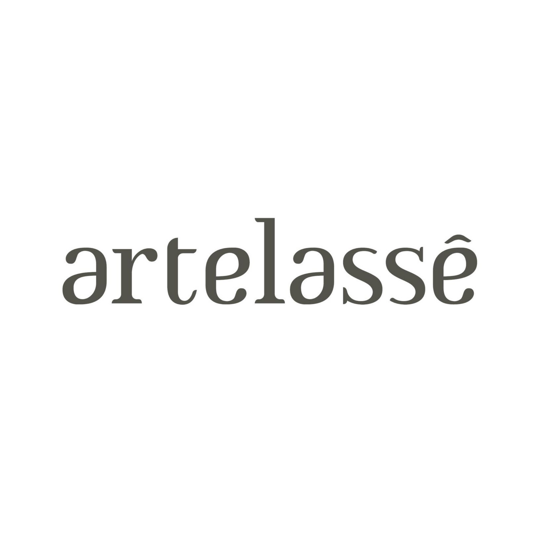 A logo for artelasse amor ao primeiro toque on a white background.