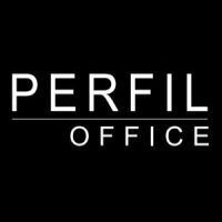 O logotipo do escritório perfil é branco sobre fundo preto.