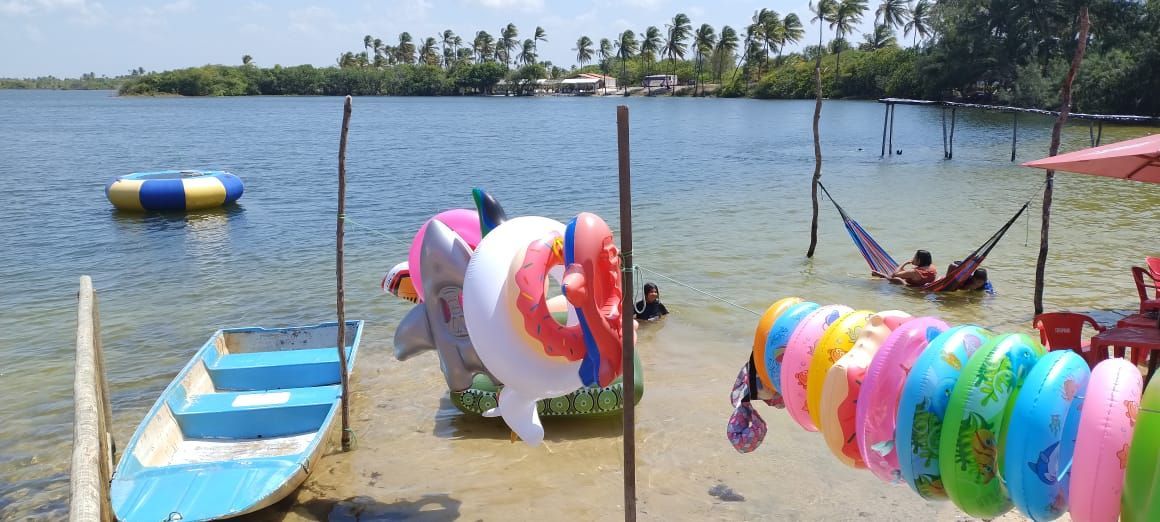 Curtir a lagoa em família