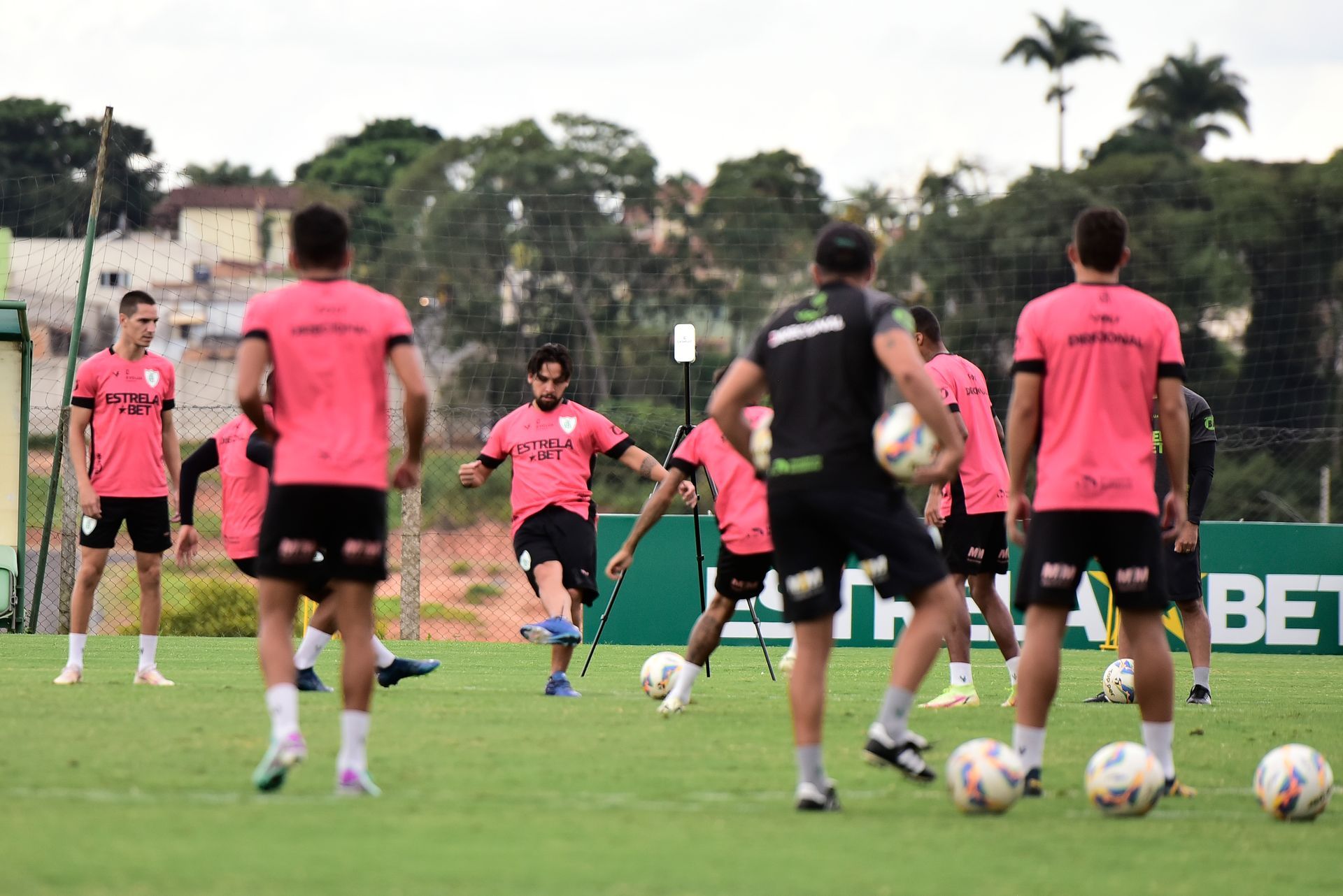 América finaliza a preparação para a partida contra o Villa Nova