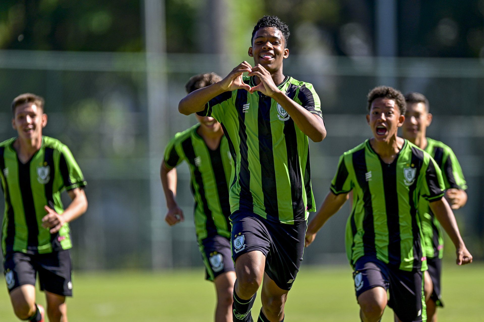 Coelhãozinho Sub-15 e Sub-17 vencem pelo Campeonato Mineiro