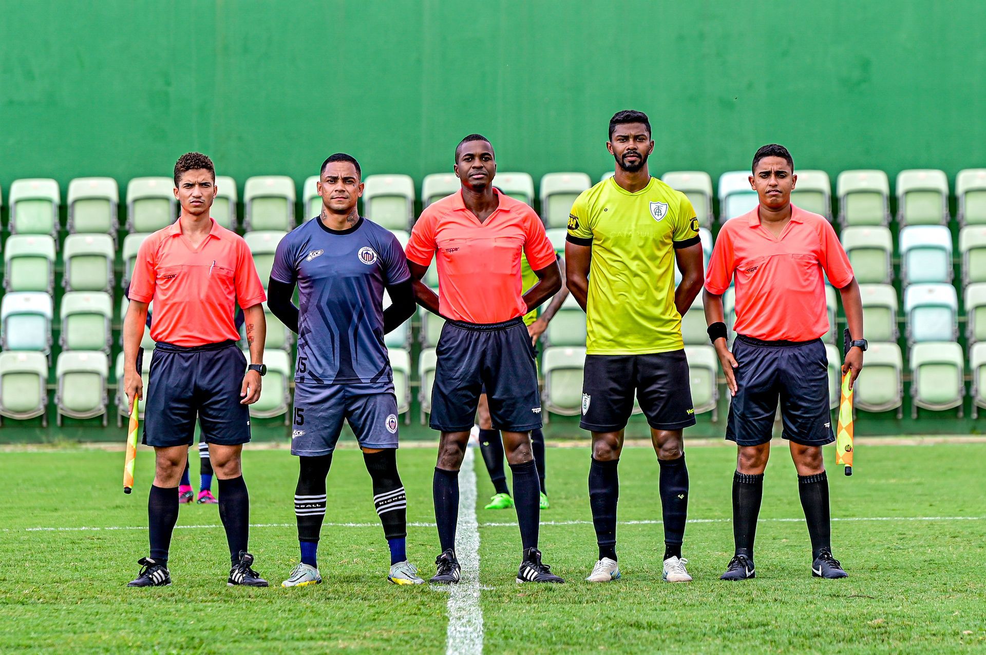 América realiza jogo-treino conta o Itabirito no CT Lanna Drumond