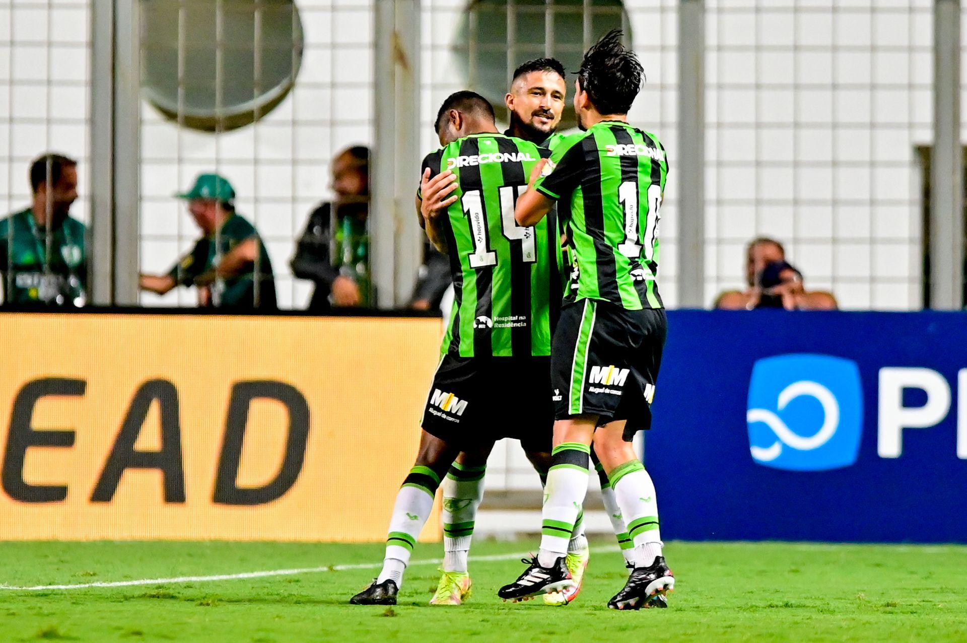 Classificados! América vence novamente o Cruzeiro e está na final do Mineiro