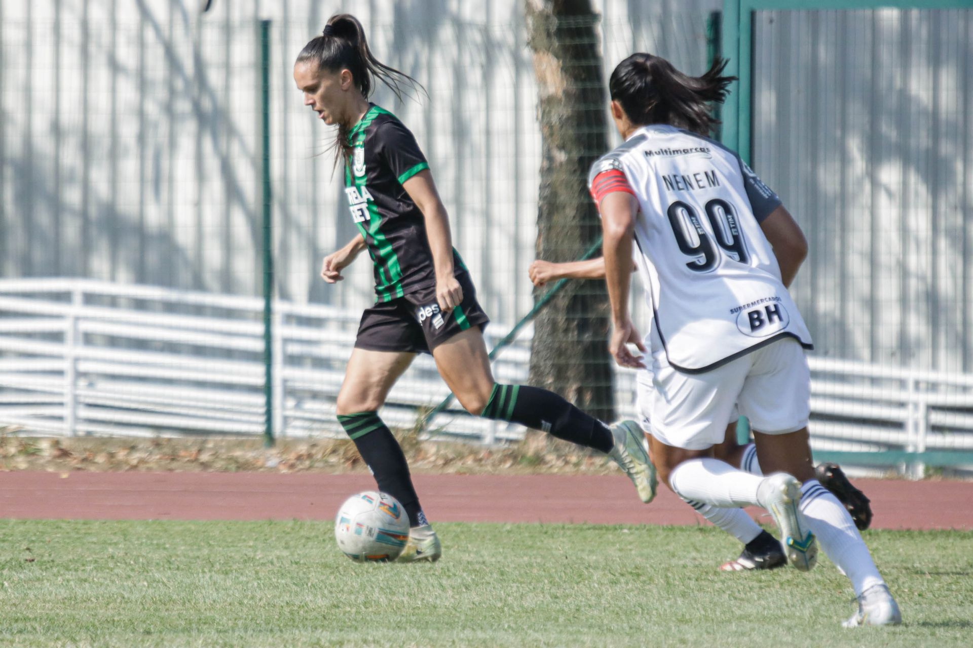 Spartanas seguem em preparação para estreia no Mineiro