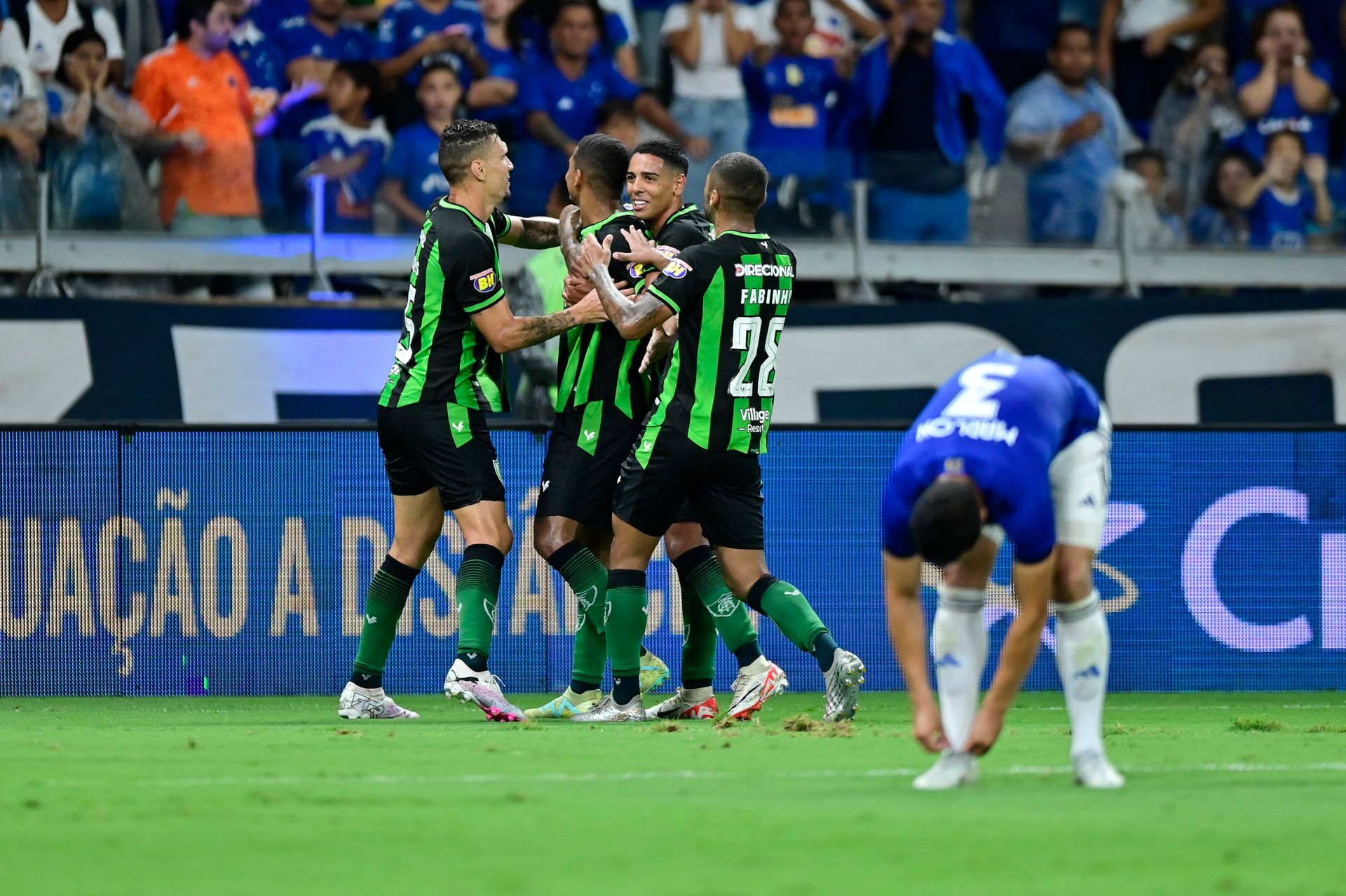 América vence o Cruzeiro no Mineiro