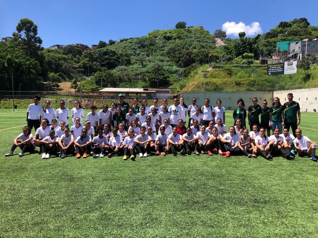 Futebol americano feminino da Lusa realiza seletiva para novas jogadoras