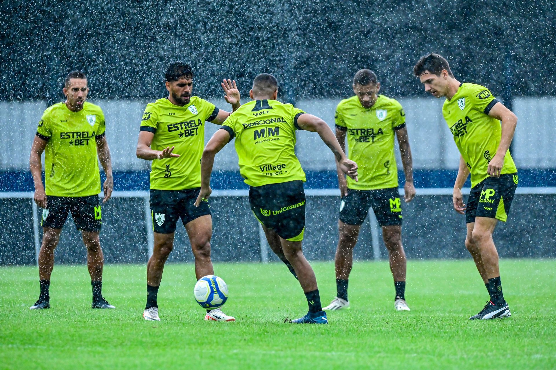 América treina no Baenão e fecha preparação para encarar o Paysandu