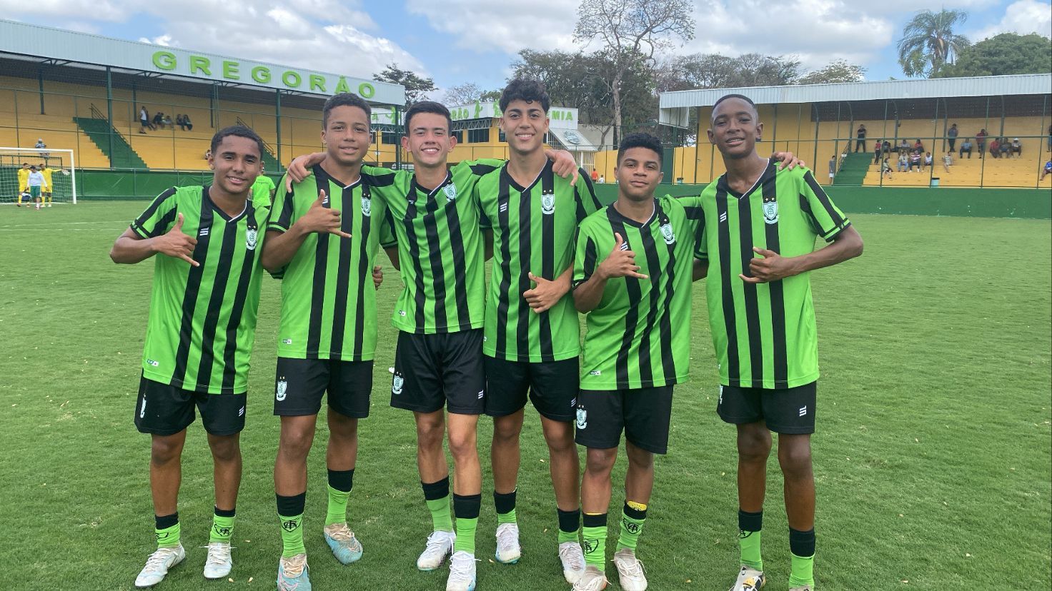 Coelhãozinho Sub-14 golea Siderúrgica no Campeonato Mineiro