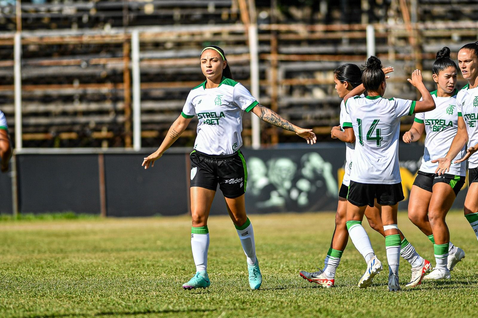 Spartanas iniciam Campeonato Mineiro com goleada de 9 a 0 em Governador Valadares