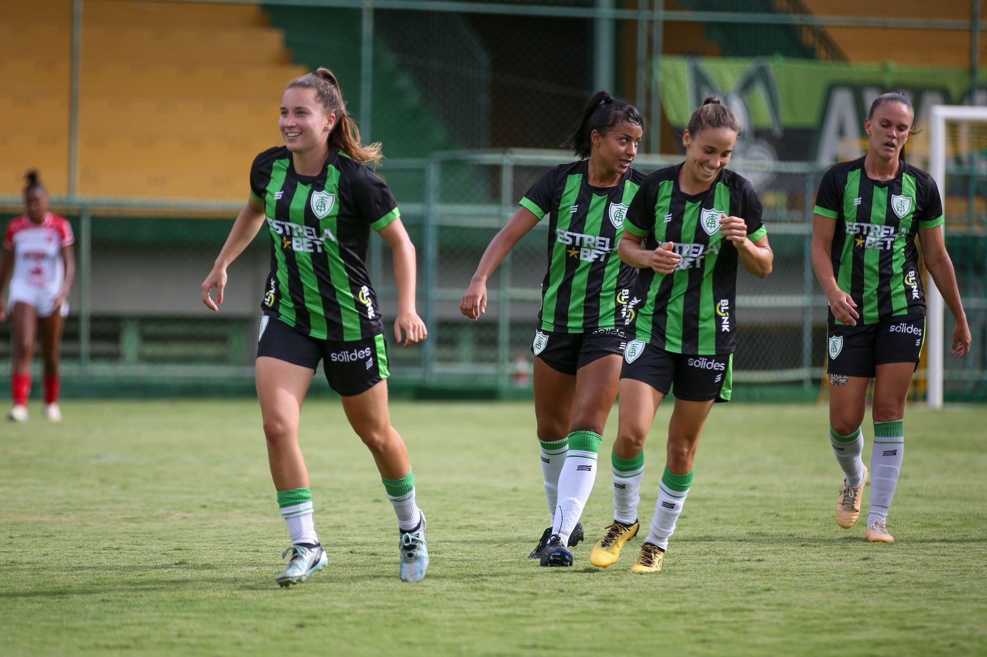 Spartanas goleam Nacional e carimbam vaga para a semifinal do Mineiro