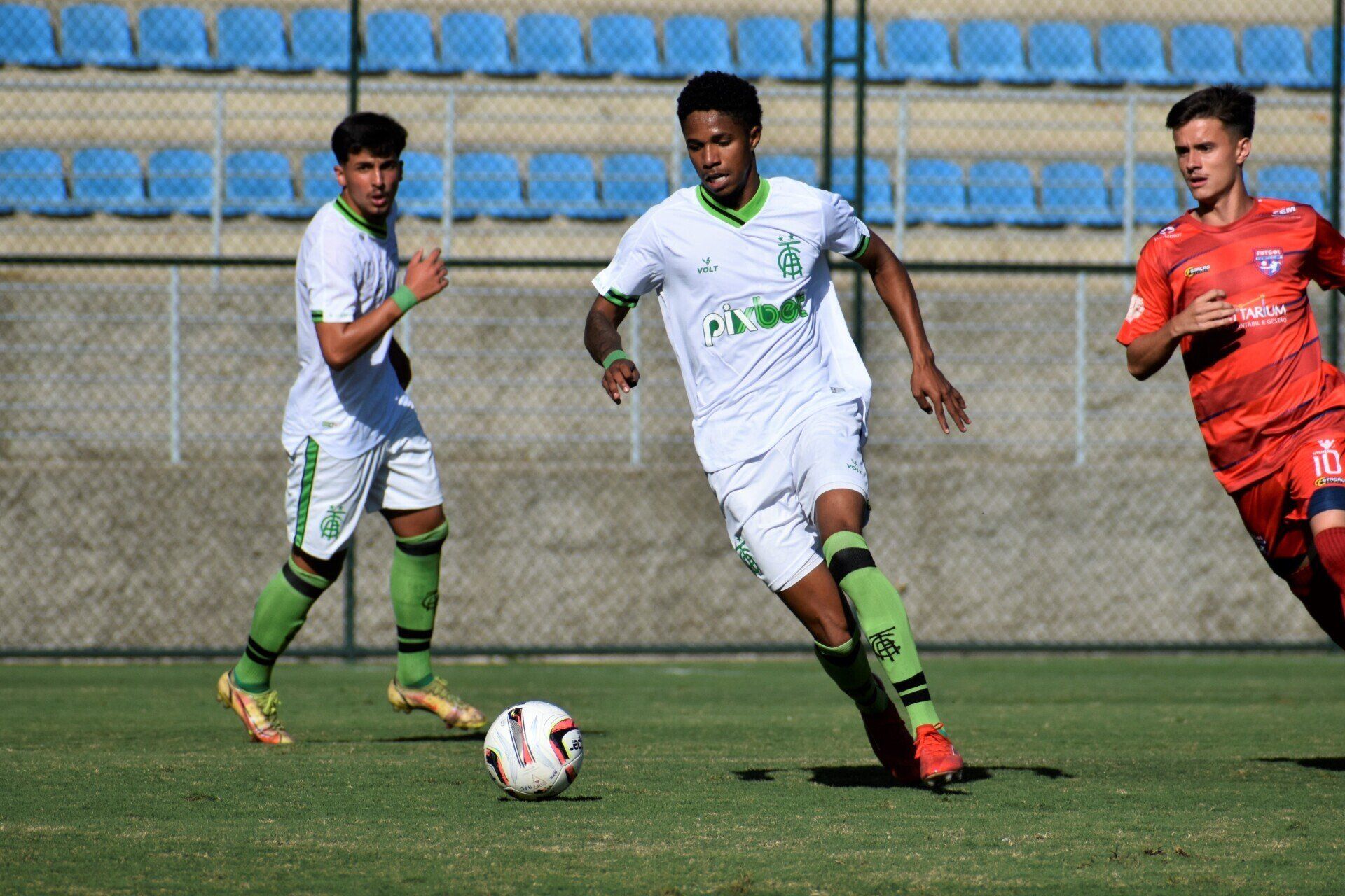 Coelhãozinho faz clássico que vale a classificação adiantada para o mata-mata do Brasileirão Sub-20