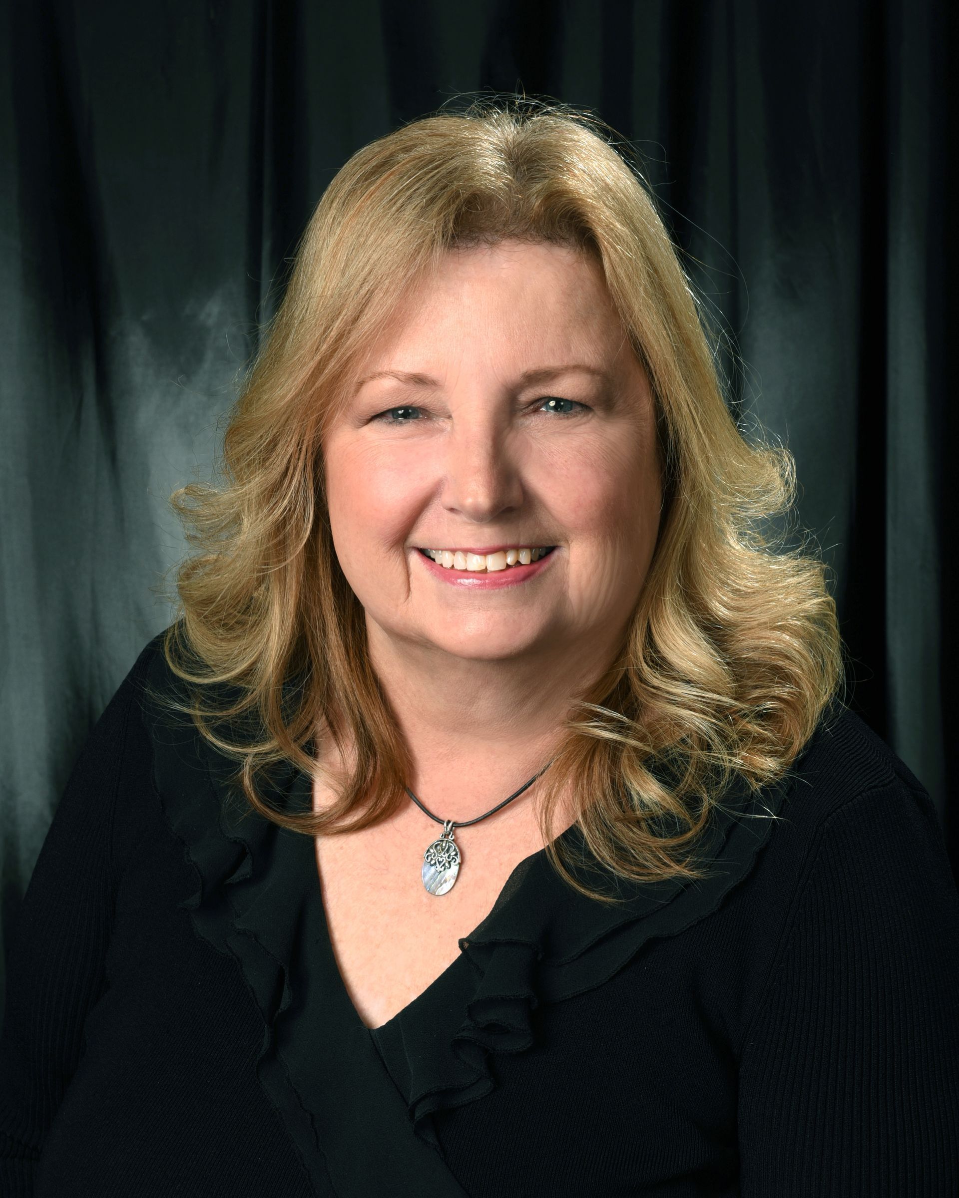 Maureen—Master Stylist