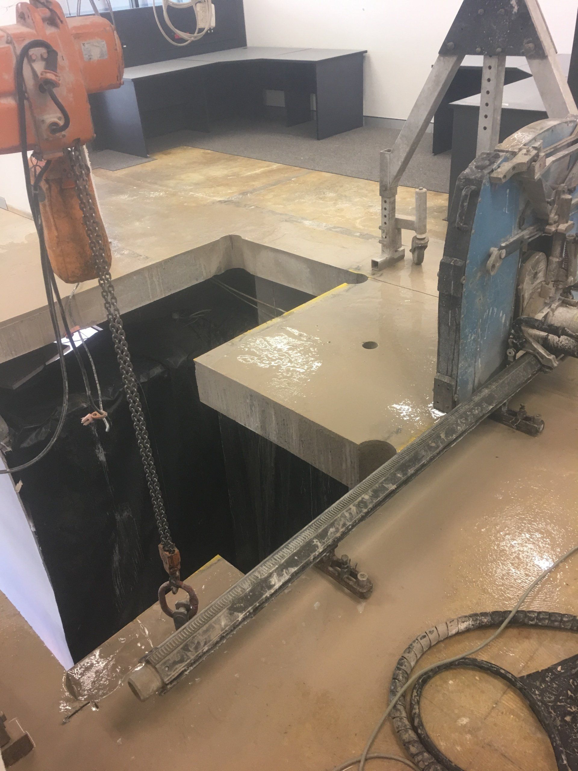 Hydraulic Bursting And Splitting - Concrete Removal Concrete Services In Darwin  — Super City Concrete Cutting In Darwin, NT