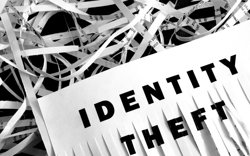 Can identity theft ruin your credit score