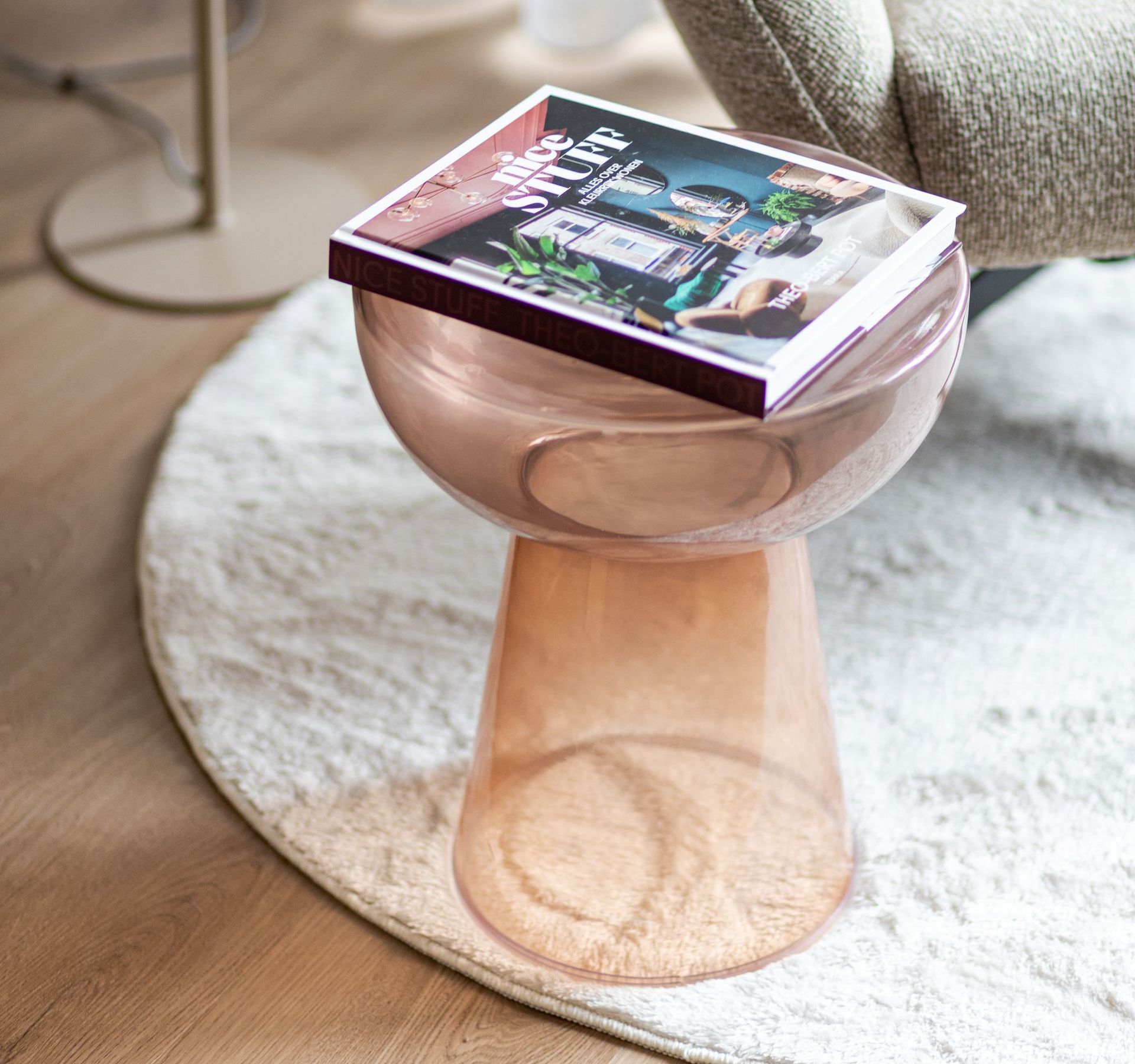 Sfeervolle woonkamer ontworpen door Gewoon-G