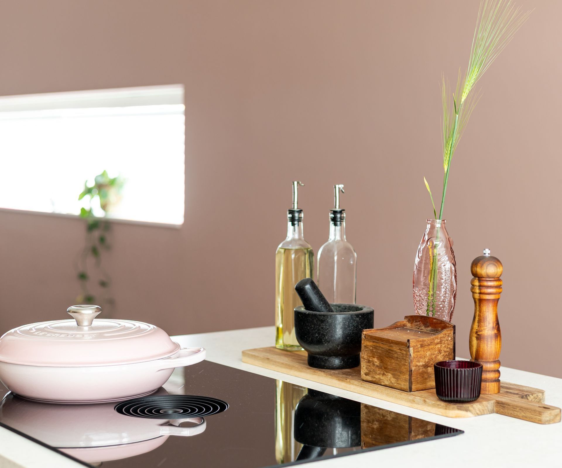 Sfeervolle woonkamer ontworpen door Gewoon-G