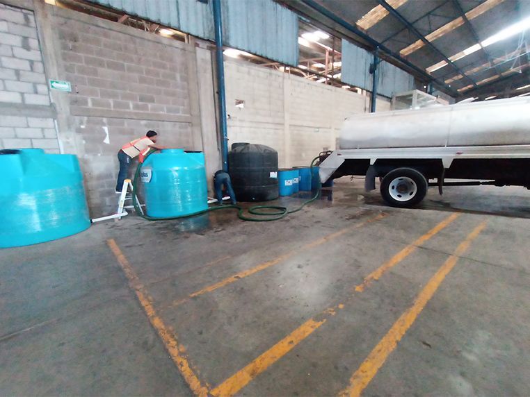 SERVICIO DE AGUA POTABLE JONATHAN