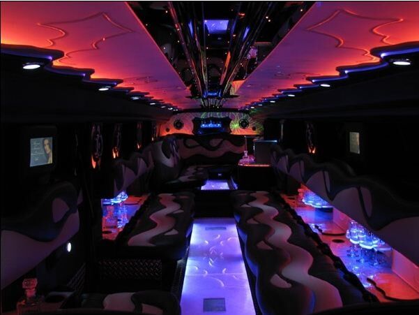 Licoln - Extreme Limousines in Lower Burrel, PA