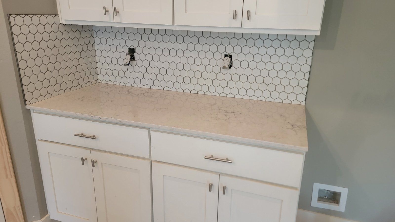 Kitchen backsplash tile
