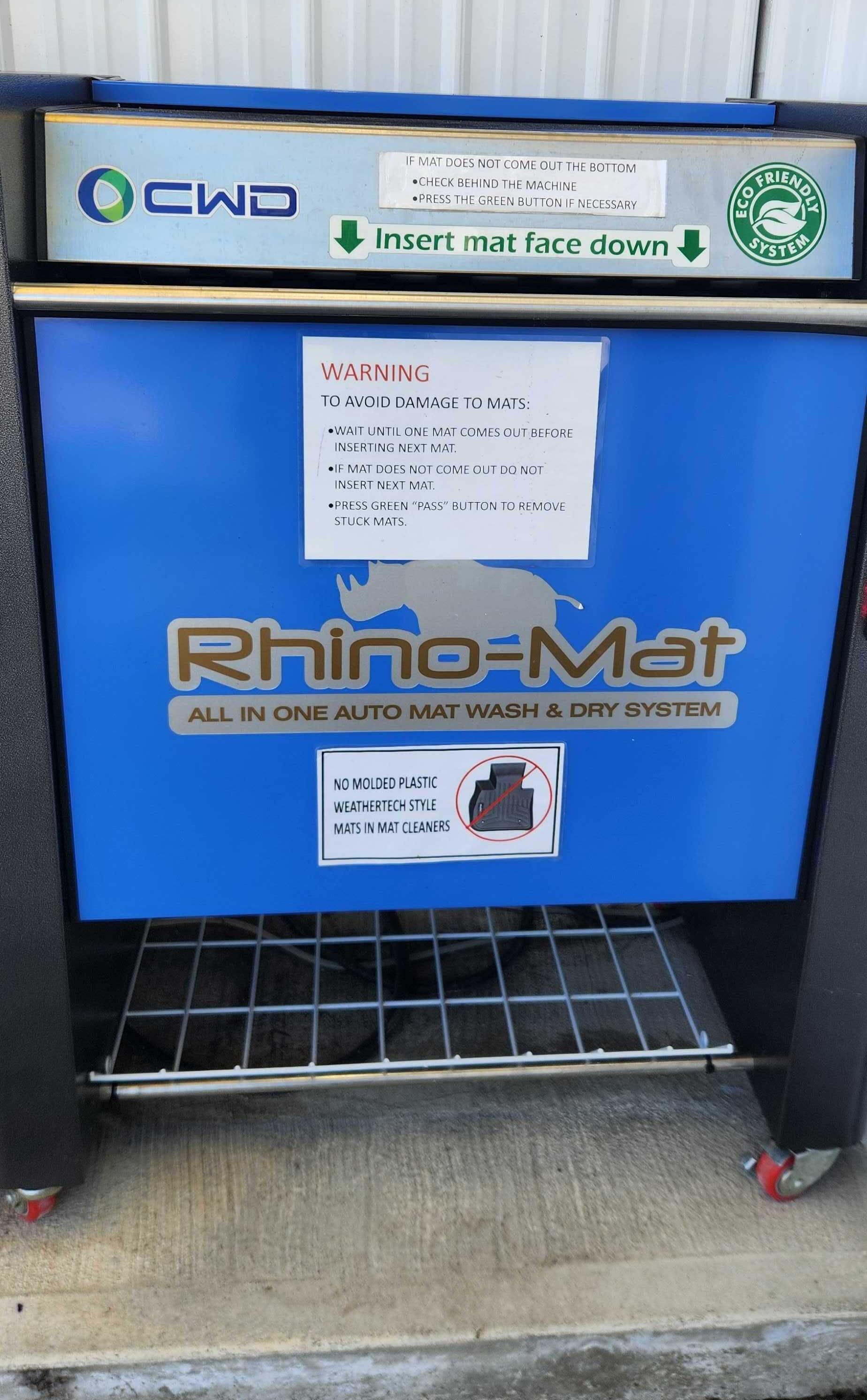 Uncle Ike's Car Wash members only vacuum stations