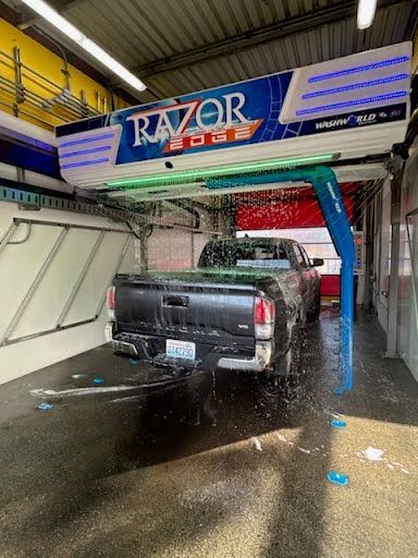 razor touchfree carwash at Uncle Ike's carwash in Seattle Washington