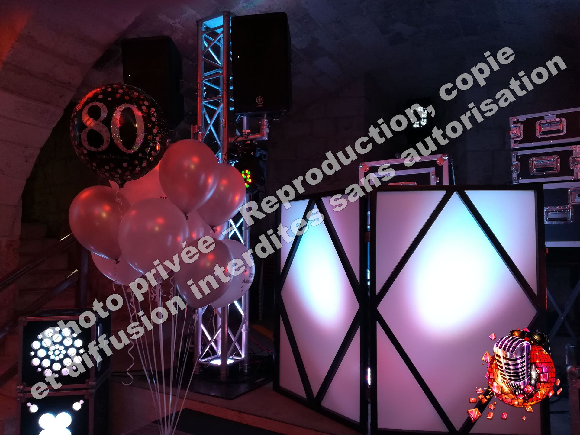 berzy le sec salle du chateau gothique soirée mariage anniversaire 
eclairage led decoratif jean eric dj animation