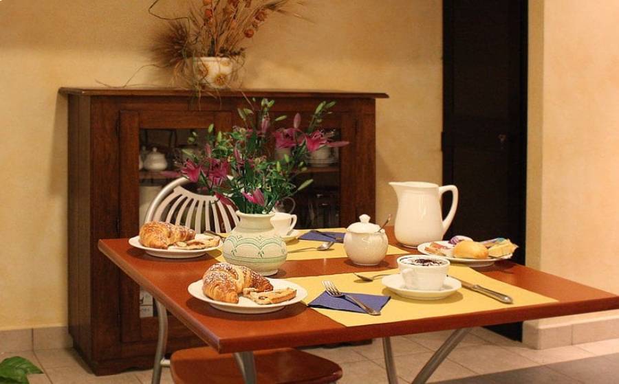 tavolo per la colazione all'hotel a buonconvento