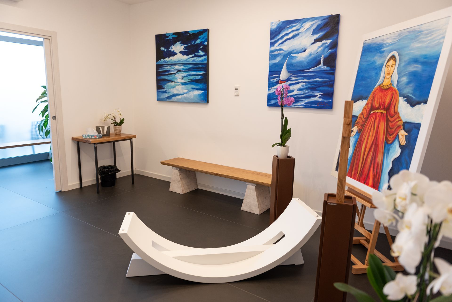 stanza interna della casa funebre