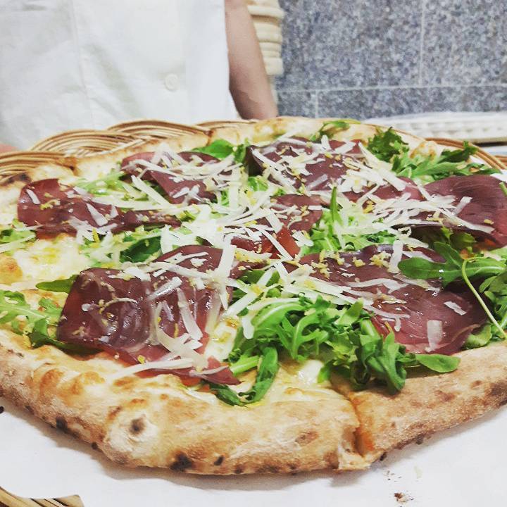 pizza con speck e rucola