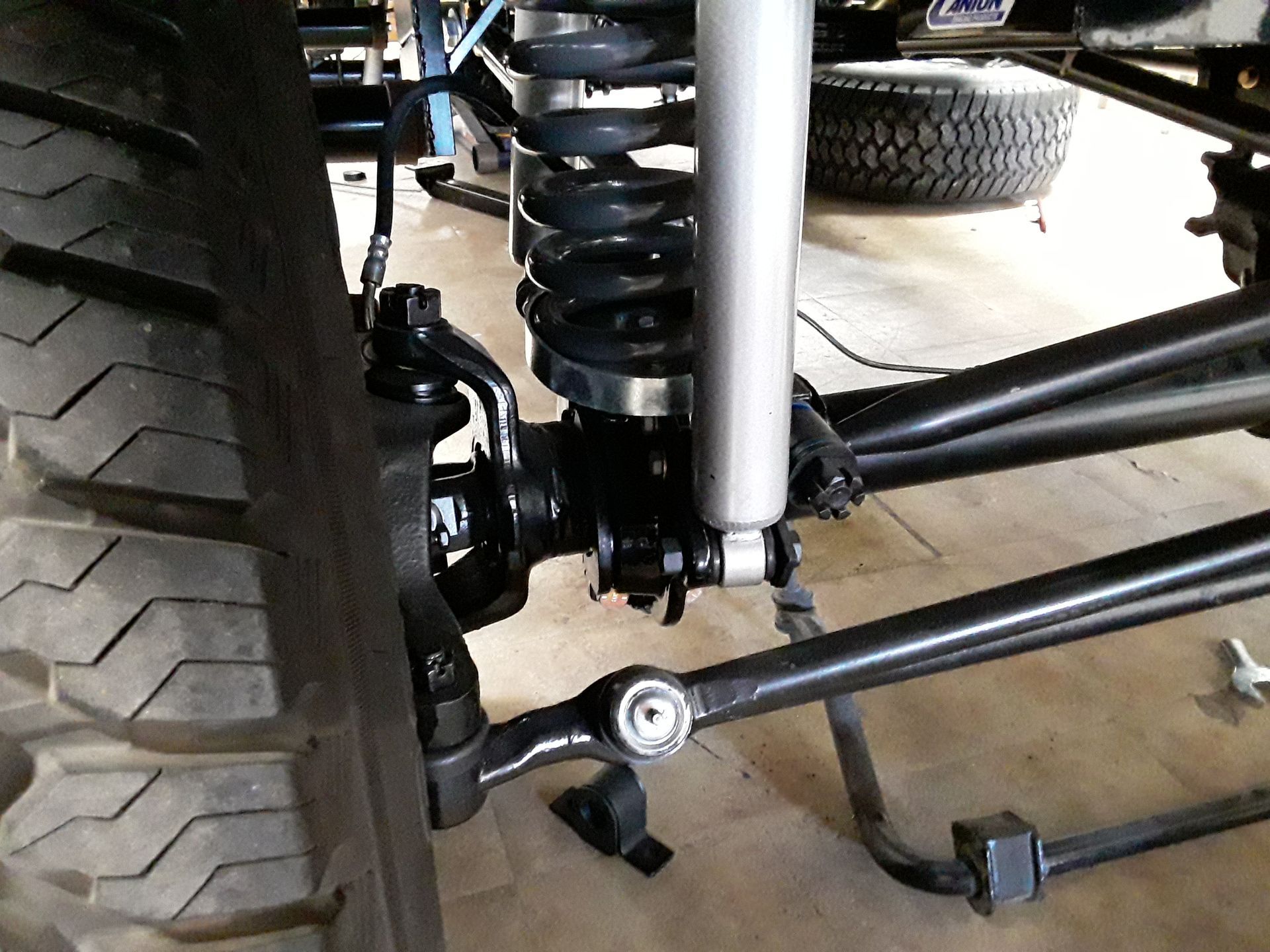 Drive Axle — Milwaukee, WI — Luckey’s Tire & Service