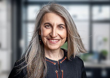 Bio shot of Elisabeth Simao