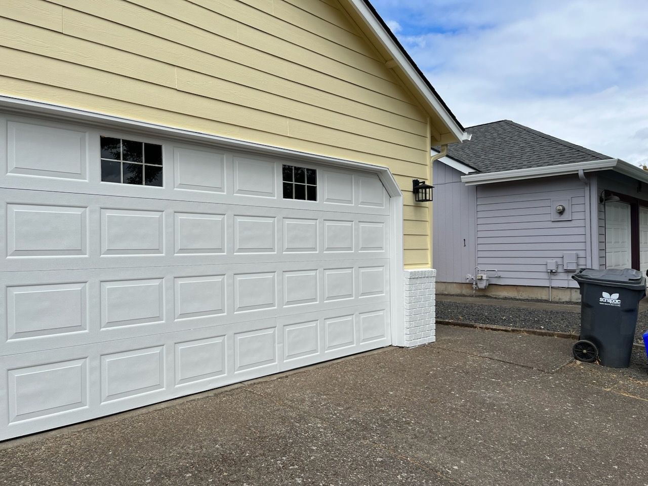 Garage door in white finish – Springfield, OR - Don Ball Custom Care Painting