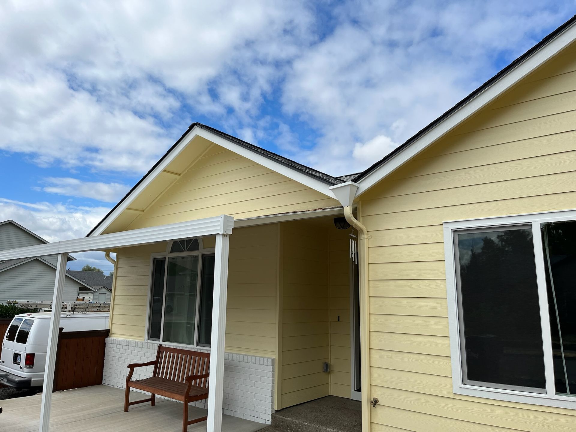 House in yellow paint – Springfield, OR - Don Ball Custom Care Painting
