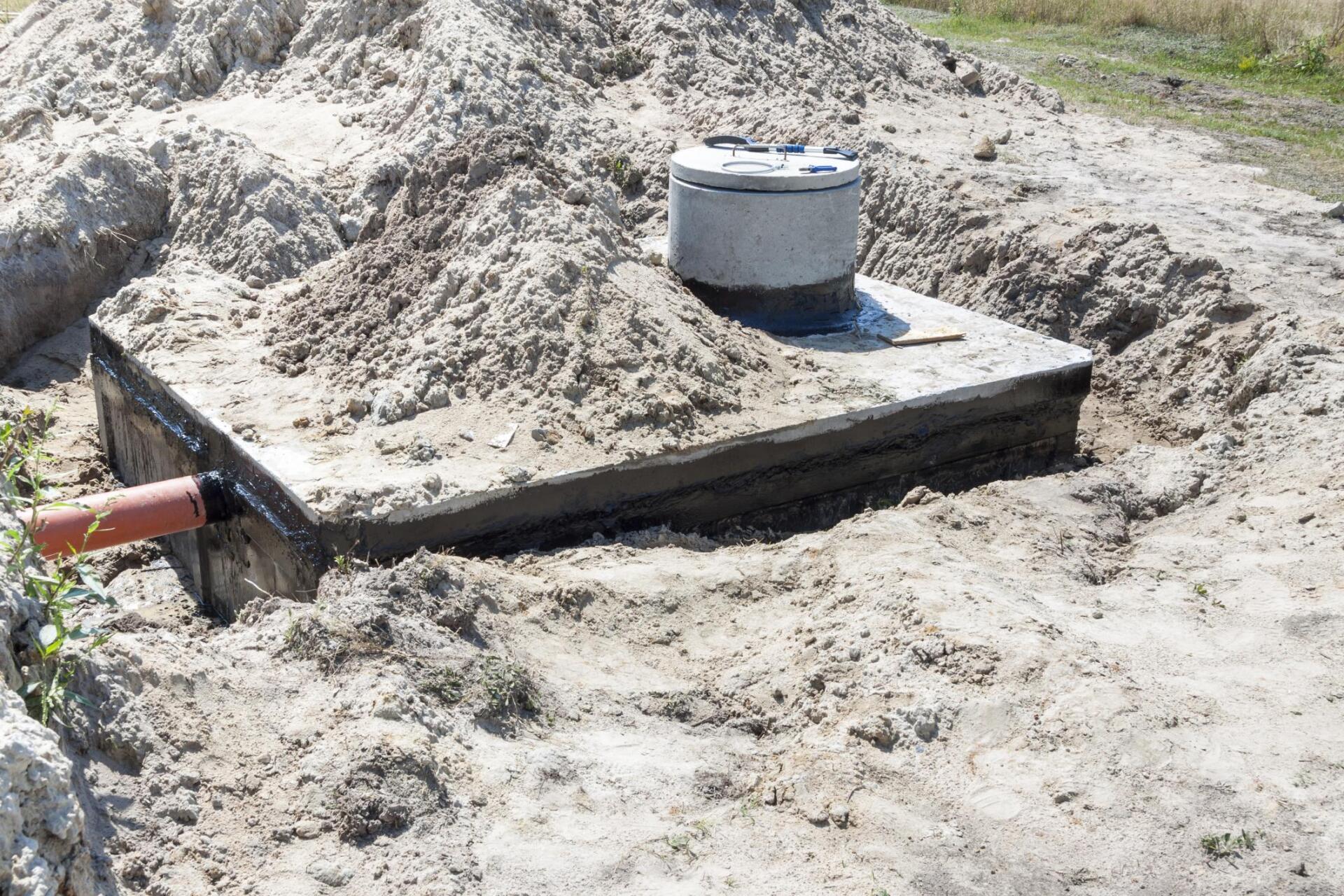 a concrete septic with sealant