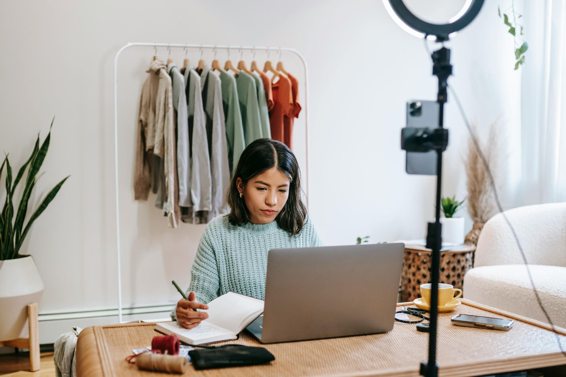 Companies Misclassify Employees as Independent Contractors