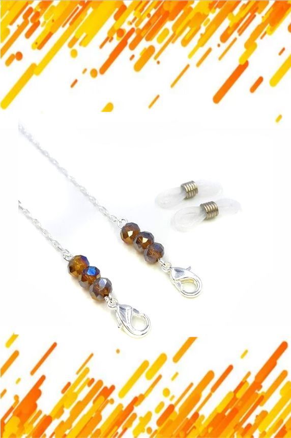 Un par de cadenas para gafas con cuentas.