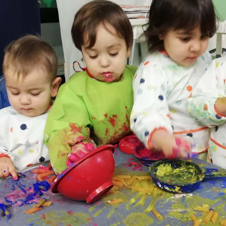 momenti di gioco in un asilo nido