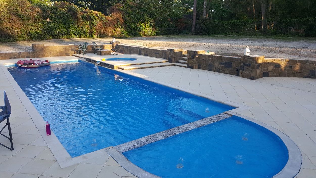 optional tanning ledge in a semi-circle