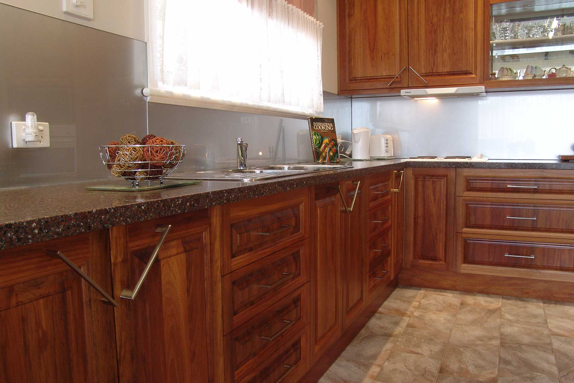 Evolution Kitchens & Cabinets - Heritage Kitchen Modern Function