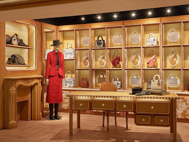 Harrods - Step inside the world of Louis Vuitton at