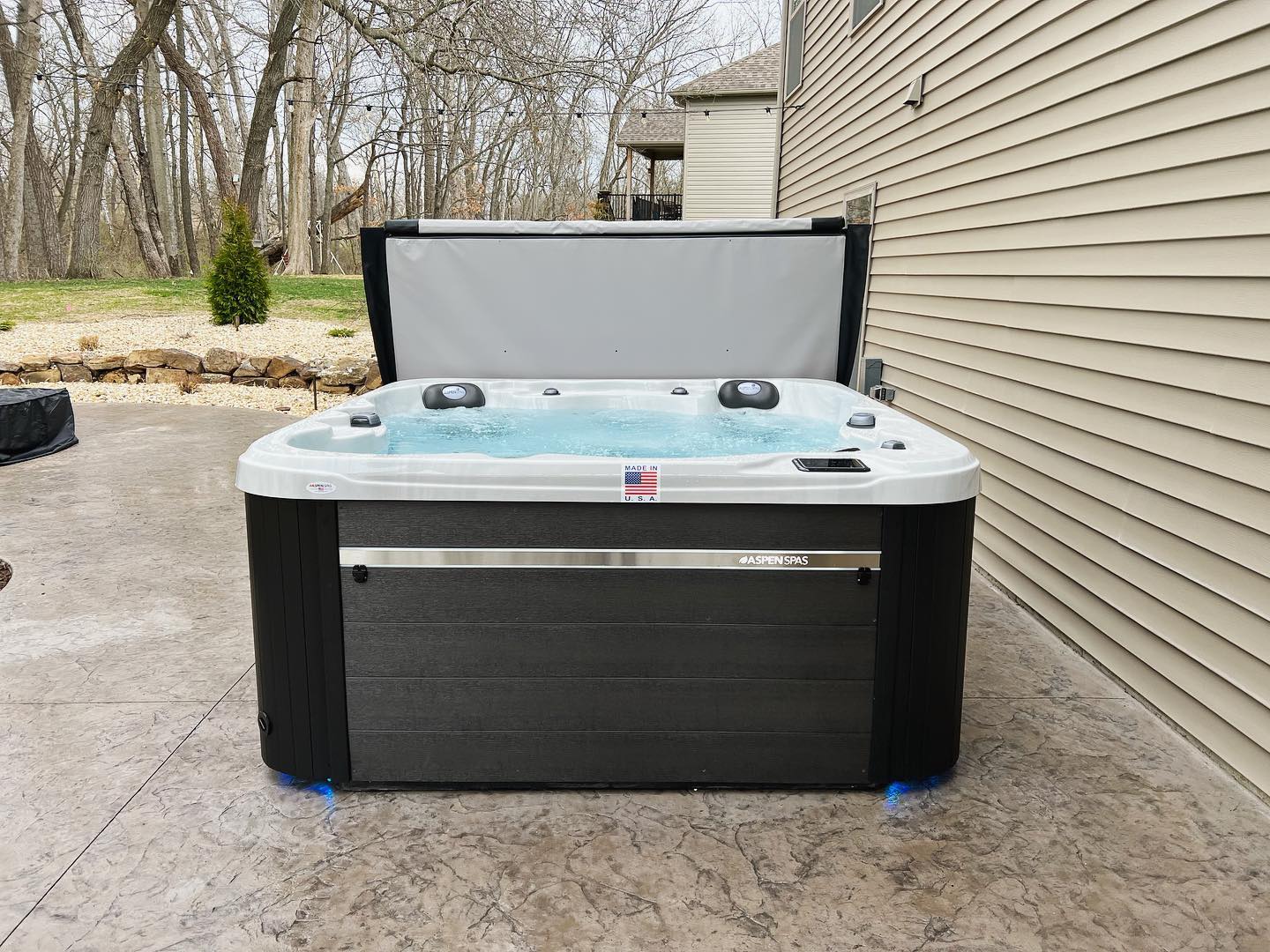 Aspen Spas Outdoor Hot Tubs Odyssey Spas